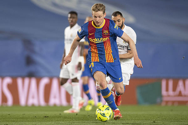 La carrera por el título de LaLiga continúa con ronda de partidos entre semana