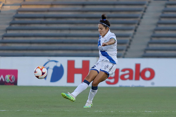 “Majo” López, la defensora que se convirtió en máxima goleadora del Puebla Femenil