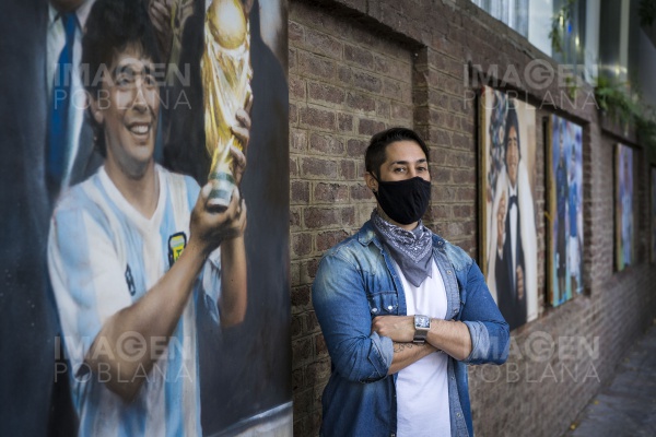 Subastan 19 murales de Diego Maradona hechos por artista argentino