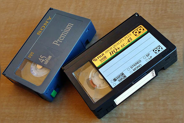 Policía la buscaba desde 1999 por un "delito grave": no devolver un VHS en renta