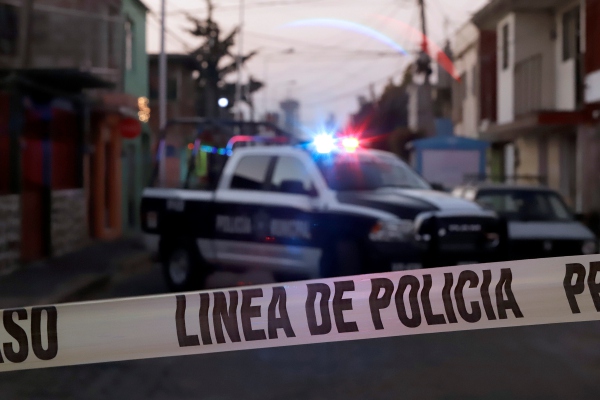 Asaltan a pareja tras salir de un banco en Huexotitla
