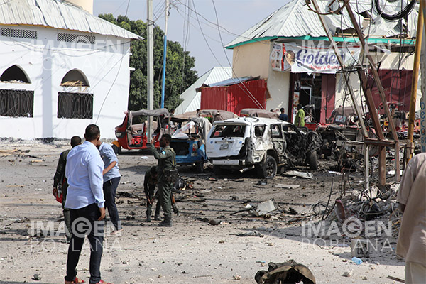 Al menos 10 muertos por explosión de coche bomba en Somalia