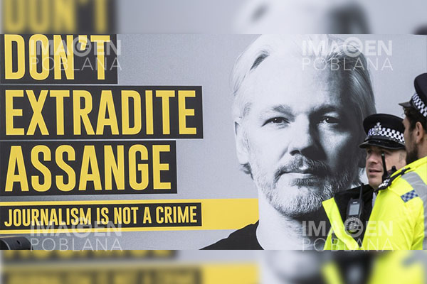 Assange está muy triste, dice defensa