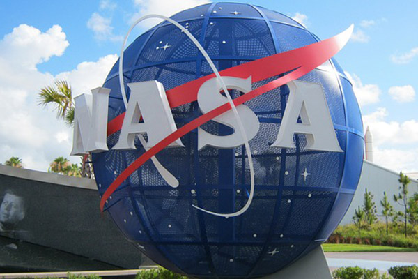Exsenador Bill Nelson asume como jefe de la NASA