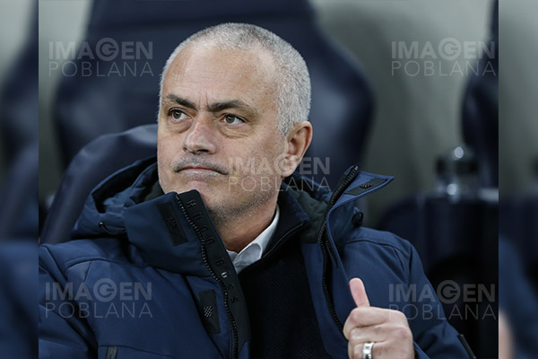 Mourinho nombrado entrenador de la Roma
