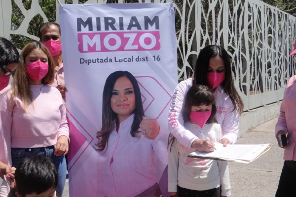 Miriam Mozo arranca campaña y abre su Casa Rosa