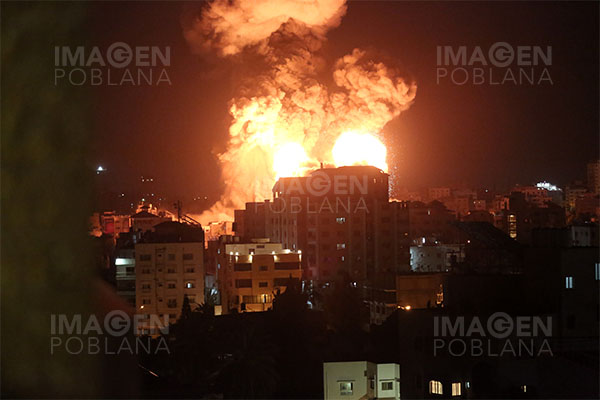 Merkel califica de ataques terroristas los bombardeos contra Israel