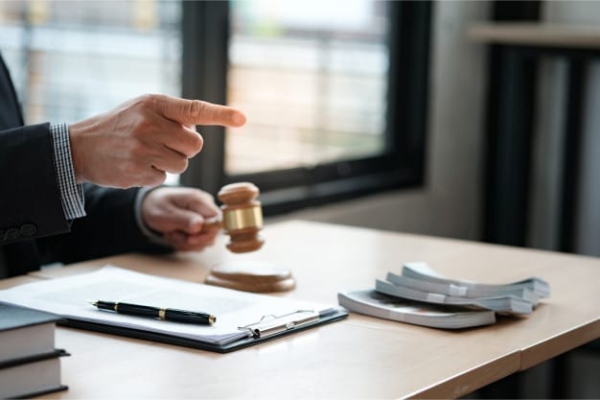 FGE detiene a magistrado de Justicia Administrativa por desvío de recursos