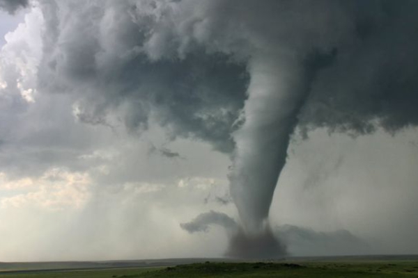 Un tornado deja 6 muertos y 218 heridos en la ciudad china de Wuhan