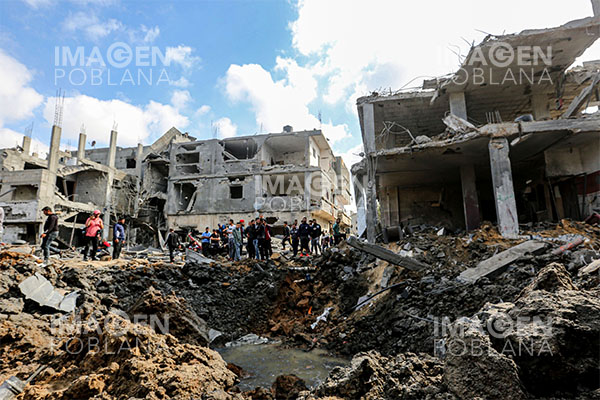Ataque israelí destruye edificio que albergaba oficinas de los medios extranjeros en Gaza