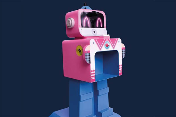 Escuelas preparan el regreso a clases con Benebot, un robot que detecta el COVID-19