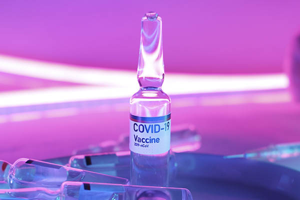 OMS: vacunas aprobadas son eficaces contra todas las variantes del COVID-19