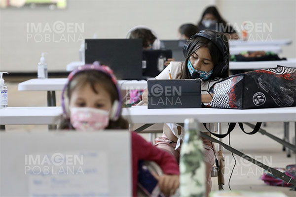 Escuelas de Nueva York abrirán por completo hasta septiembre: alcalde
