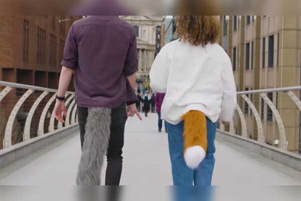 MiTail, la nueva cola artificial manipulada por una app que enloquece a sus usuarios