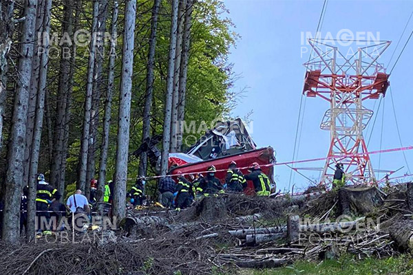 Conmoción en Italia por el desplome de teleférico en el que mueren 14 personas