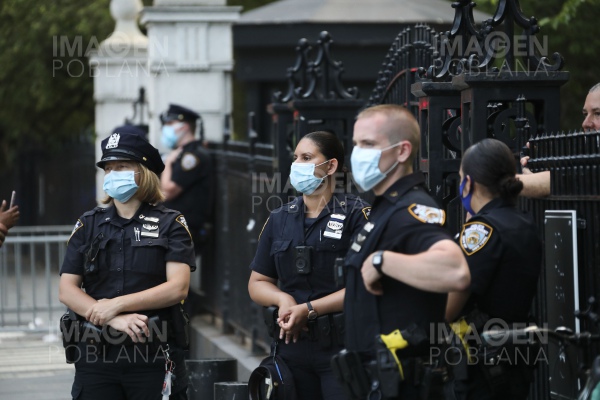 NY ordena más patrullas para vigilar centros de reunión judíos