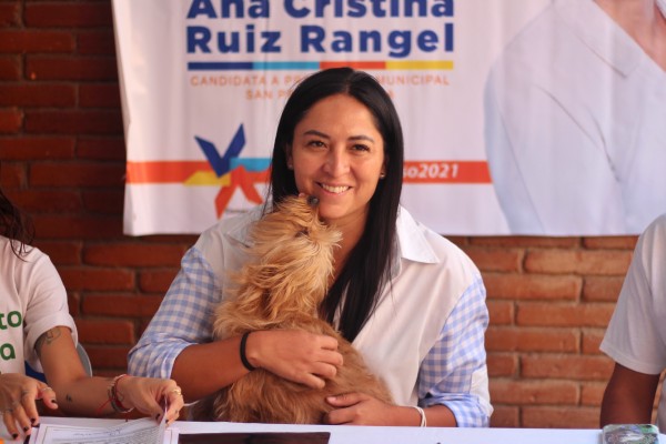 Ana Cristina Ruiz se dice protectora de animales, “actualmente tengo 19 perros”