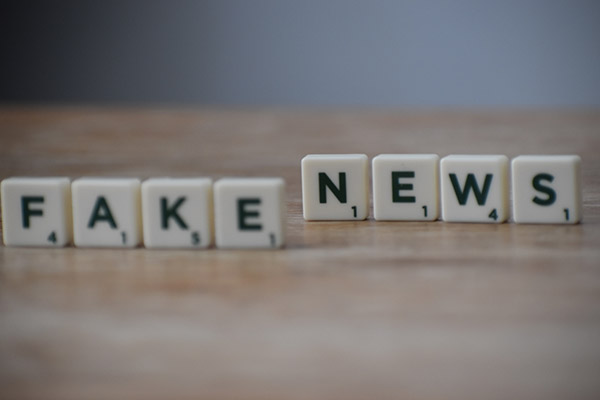 Corregir a quien comparte noticias falsas en internet podría tener el efecto adverso