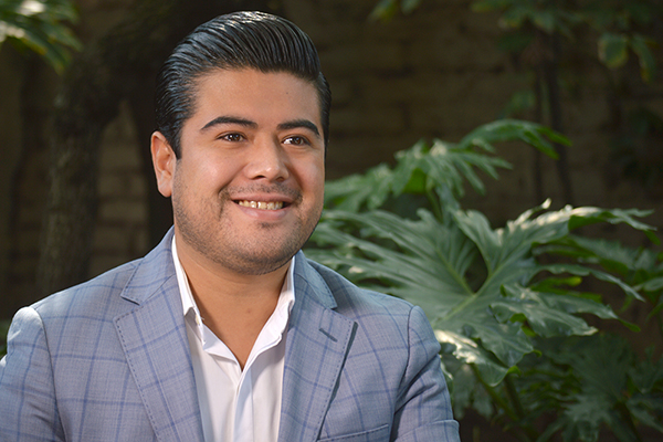 Alejandro Flores quiere ser diputado para combatir la pobreza