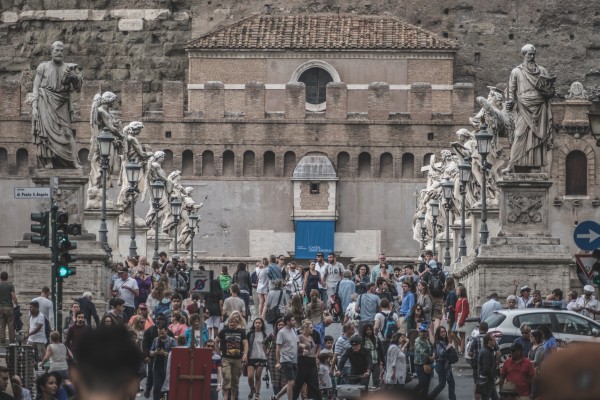 El Vaticano propone a budistas y cristianos promover juntos la solidaridad