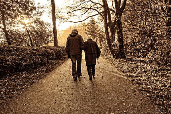 Científicos descubren la edad máxima que los humanos pueden alcanzar