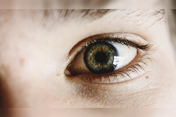 Esta tecnología detecta COVID-19 en tres segundos con solo una foto de los ojos