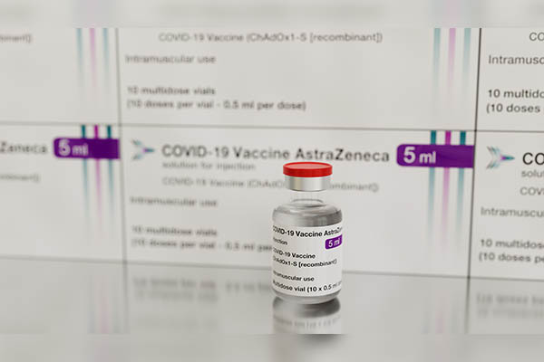 Científicos descubren cómo mejorar la vacuna de AstraZeneca para que no genere coágulos