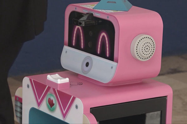 Robot chino ayudará a estudiantes mexicanos en su regreso a clases