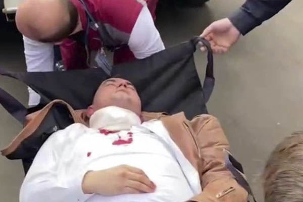 Disidente bielorruso se corta la garganta con un bolígrafo tras ser obligado a declararse culpable