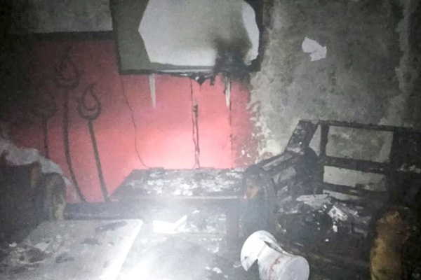 Llegó ebrio, golpeó a su expareja y luego incendió la casa