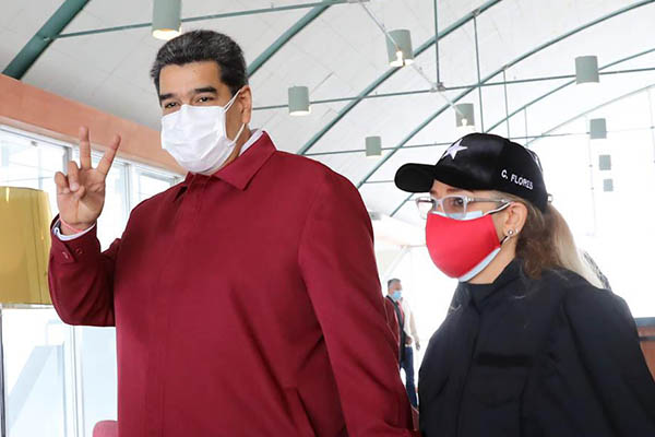 Maduro desata polémica tras contratar a un cantante por 60,000 dólares en su fiesta de cumpleaños