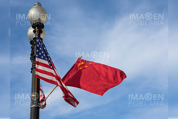 Washington prohíbe a 59 empresas chinas negociar acciones en EU
