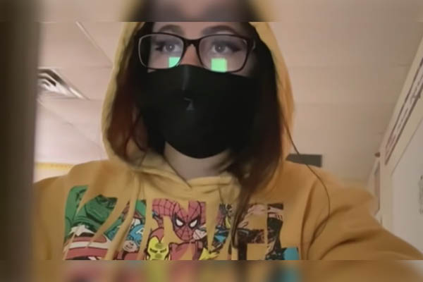Mujer se hace pasar por su hija para evidenciar falta de seguridad en su colegio y termina arrestada