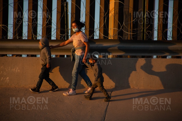 Niña migrante de cinco años es abandonada en la frontera sur de EU