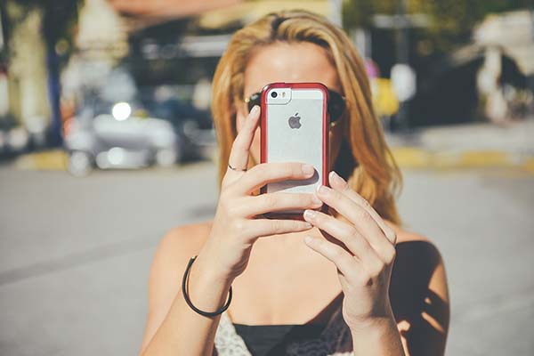 Servicio técnico de Apple filtra contenido íntimo de una joven y pagará indemnización millonaria