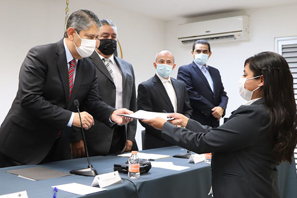 Higuera Bernal tomó protesta a 37 nuevos Agentes del Ministerio Público