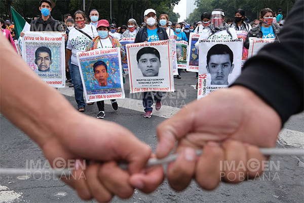 Forenses identifican a tercer desaparecido de escuela de Ayotzinapa