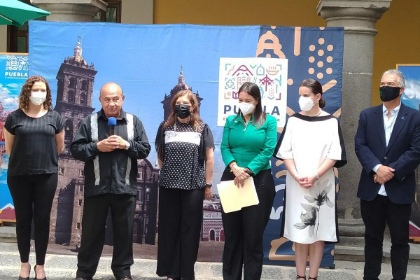 CANIRAC rinde homenaje al mole poblano