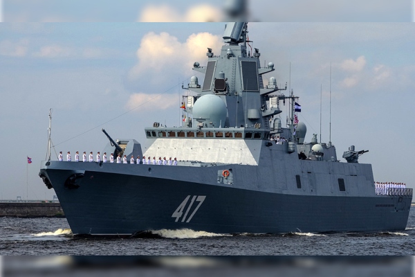 Rusia expulsa con disparos y bombas a un buque de guerra británico