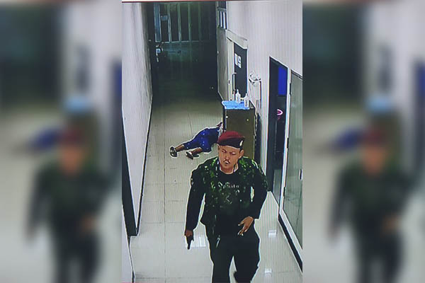 Exmilitar irrumpe a balazos en hospital COVID-19; creía que pacientes eran drogadictos
