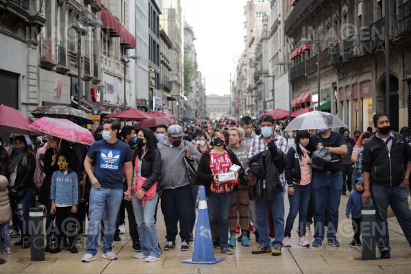 Aumentan en la CDMX casos de COVID-19 en personas de 18 a 39 años