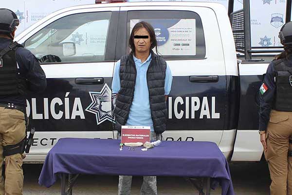 Se intoxicaba en plena calle y retenía a una mujer contra su voluntad