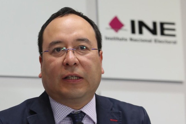 UIF se suma a ataques contra el INE