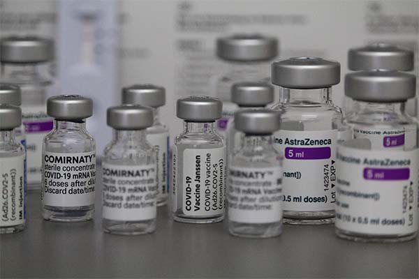 Tercera dosis de vacuna de AstraZeneca sería un refuerzo efectivo contra COVID-19: Oxford