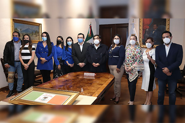 Barbosa sostiene reunión con diputados electos del PAN y Genoveva Huerta