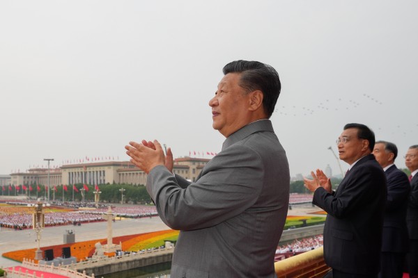 Xi Jinping dirige al PCCh para luchar por un mundo mejor