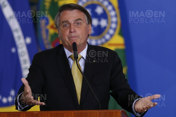 Bolsonaro amenaza que no entregará la presidencia “si hay fraude”