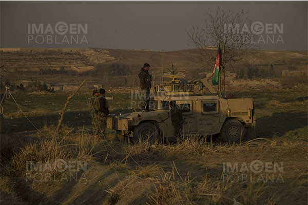 Fuerzas de EU y OTAN salen de base militar más grande de Afganistán