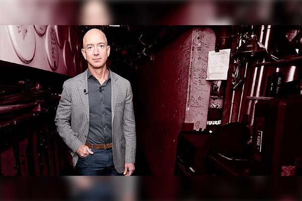 Jeff Bezos deja la dirección de Amazon; se prepara para viajar al espacio