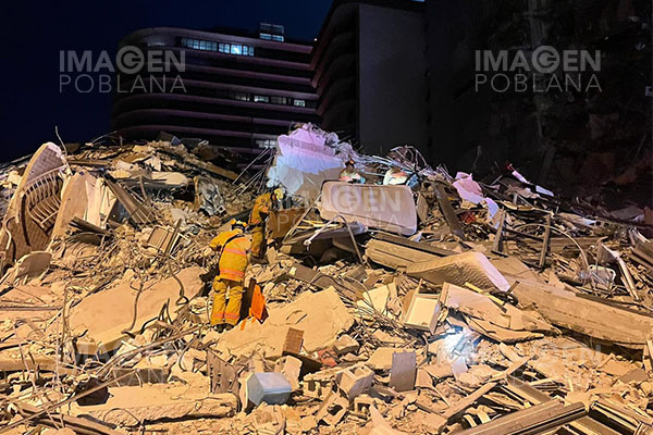 Recuperan 4 cuerpos del edificio derrumbado en Florida y los muertos suben a 32